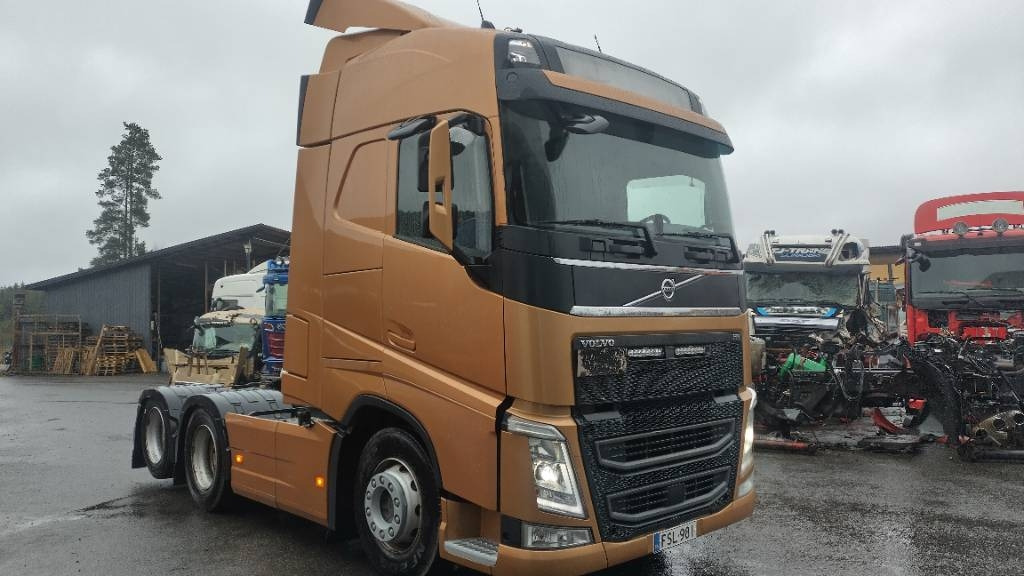 Volvo FH13 6x2 täysilma, takateli - Vilkikas: foto 1 Volvo FH13 6x2 täysilma, takateli - Vilkikas: foto 1