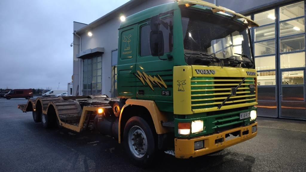 Volvo F16 8x2 metsäkone ritilä, rautajouset,hydr.perä - Miškovežis: foto 2 Volvo F16 8x2 metsäkone ritilä, rautajouset,hydr.perä - Miškovežis: foto 2