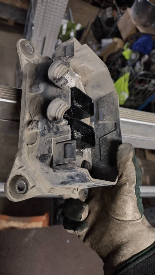 Volvo FCIOMM - Elektros sistema - Sunkvežimis: foto 2 Volvo FCIOMM - Elektros sistema - Sunkvežimis: foto 2