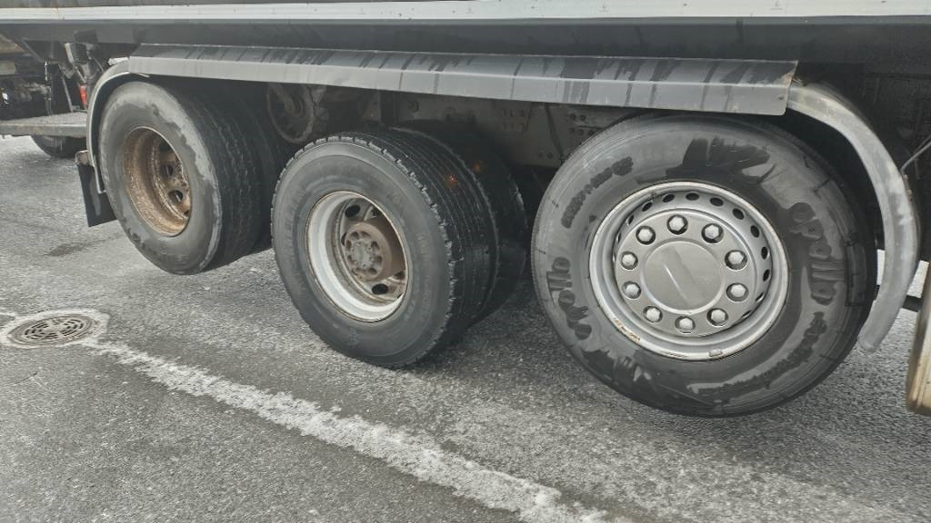 Volvo FH16 8x2 kasetti +4 aks kärry, KHT automaatti - Savivartis sunkvežimis: foto 2 Volvo FH16 8x2 kasetti +4 aks kärry, KHT automaatti - Savivartis sunkvežimis: foto 2