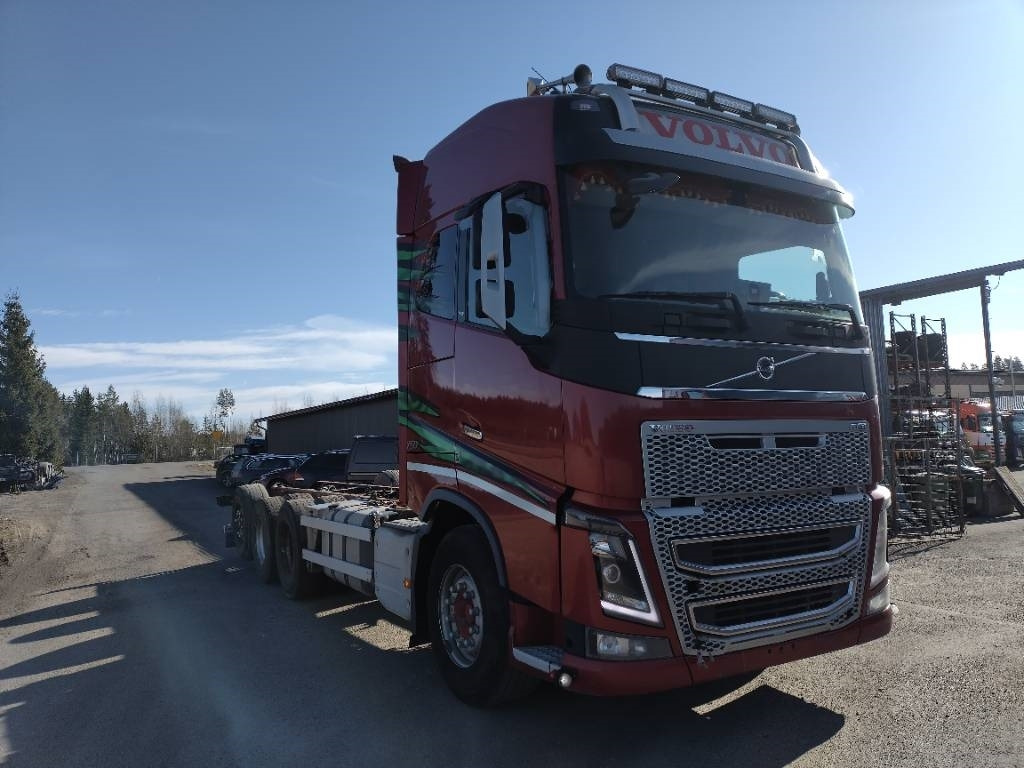 Volvo FH750 8x4 alusta - Važiuoklės sunkvežimis: foto 2 Volvo FH750 8x4 alusta - Važiuoklės sunkvežimis: foto 2