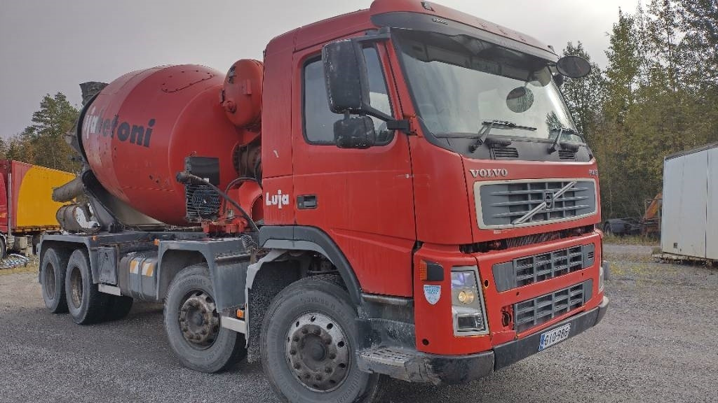 Volvo FM9 8x4 full steel,manual, mixer - Autocisterna: foto 2 Volvo FM9 8x4 full steel,manual, mixer - Autocisterna: foto 2