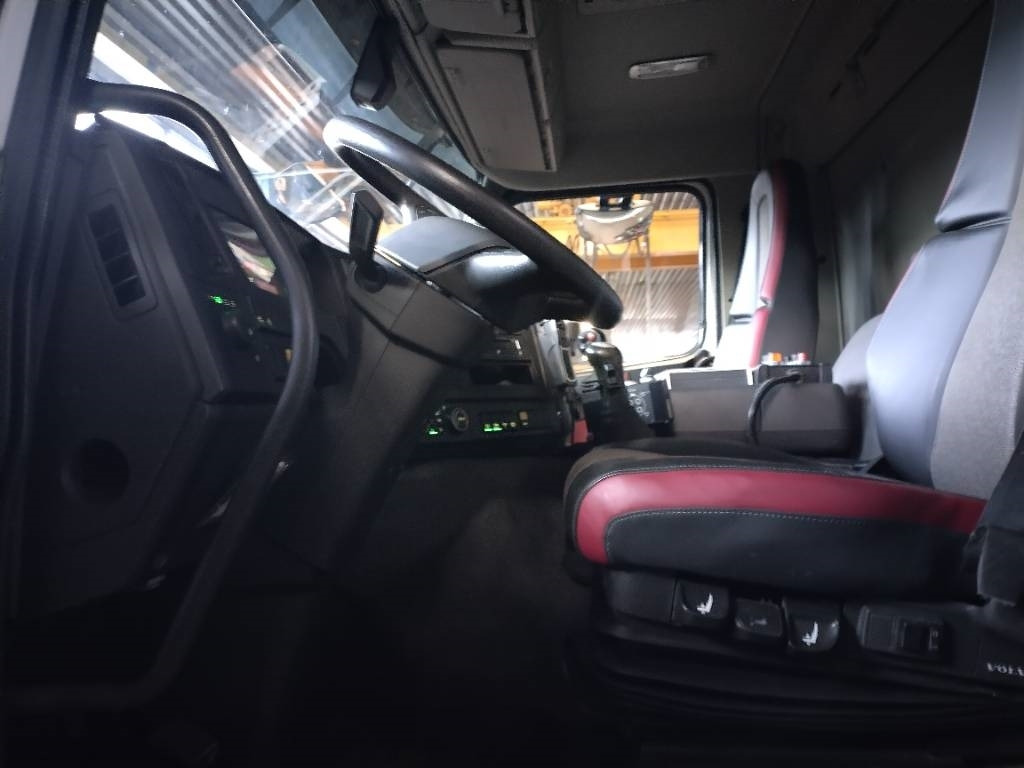 Nuožulnaus pakėlimo ant platformos sunkvežimis Volvo FMX370 6x2 av3700mm multilift vaijerilaite: foto 6