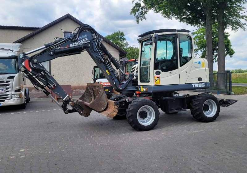 Schaeff TW95 / SPROWADZONA Z FRANCJI/ 6 500 MTH - Ratinis ekskavatorius: foto 1 Schaeff TW95 / SPROWADZONA Z FRANCJI/ 6 500 MTH - Ratinis ekskavatorius: foto 1