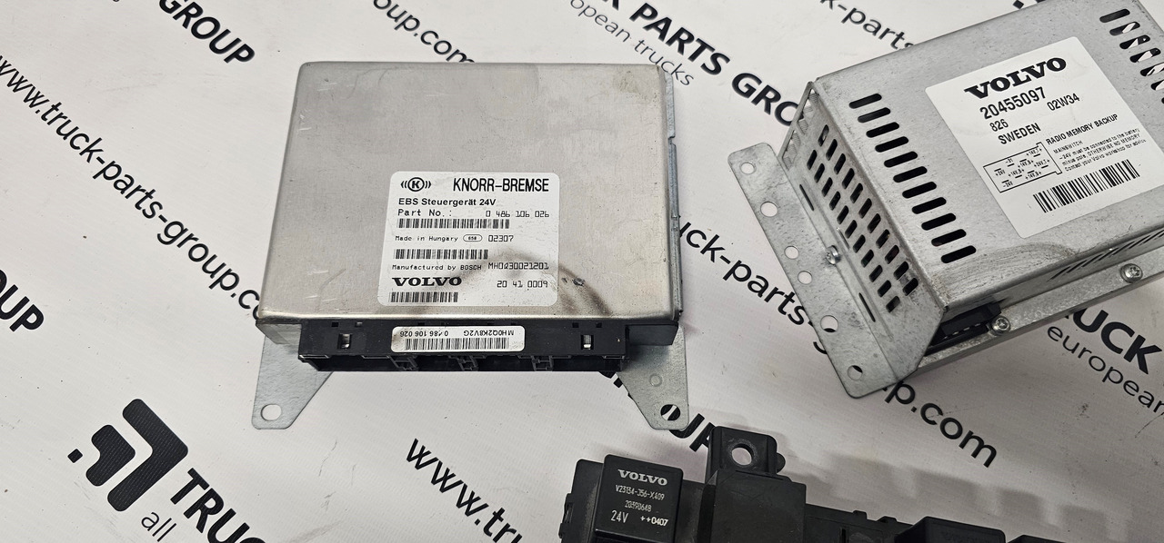 VOLVO VOLVO FH12, EURO3 electronics, EBS, brake valve, AC adapter, suspension control, engine control AC pedal, fuse box, switch arms, light controller 0486106026, 20410009, 20455097, 20455548, 20392898, 20 - Atsarginės dalys - Sunkvežimis: foto 2 VOLVO VOLVO FH12, EURO3 electronics, EBS, brake valve, AC adapter, suspension control, engine control AC pedal, fuse box, switch arms, light controller 0486106026, 20410009, 20455097, 20455548, 20392898, 20 - Atsarginės dalys - Sunkvežimis: foto 2