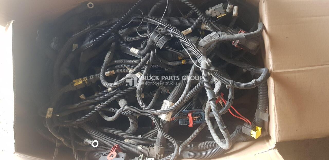 VOLVO FH4 euro6, RENAULT RAGE / GAMA cable harness, connectors, electric lines, electric cables FCIOM ,CCIOM, RCIOM 22046285, 21675272, 21675276, 21675305, 21675306, 21914997, 22163864, 21120361, 2230 - Kabeliai/ Laidai - Sunkvežimis: foto 1 VOLVO FH4 euro6, RENAULT RAGE / GAMA cable harness, connectors, electric lines, electric cables FCIOM ,CCIOM, RCIOM 22046285, 21675272, 21675276, 21675305, 21675306, 21914997, 22163864, 21120361, 2230 - Kabeliai/ Laidai - Sunkvežimis: foto 1