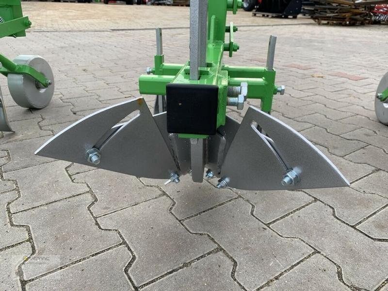 Nauja Žemės dirbimo technika BOMET Kartoffelhäufler Bomet P475/1 4reihig Norma Häufler Kartoffel NEU: foto 14 Nauja Žemės dirbimo technika BOMET Kartoffelhäufler Bomet P475/1 4reihig Norma Häufler Kartoffel NEU: foto 14