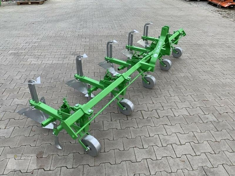 BOMET Kartoffelhäufler Bomet P475/1 4reihig Norma Häufler Kartoffel NEU - Žemės dirbimo technika: foto 3 BOMET Kartoffelhäufler Bomet P475/1 4reihig Norma Häufler Kartoffel NEU - Žemės dirbimo technika: foto 3