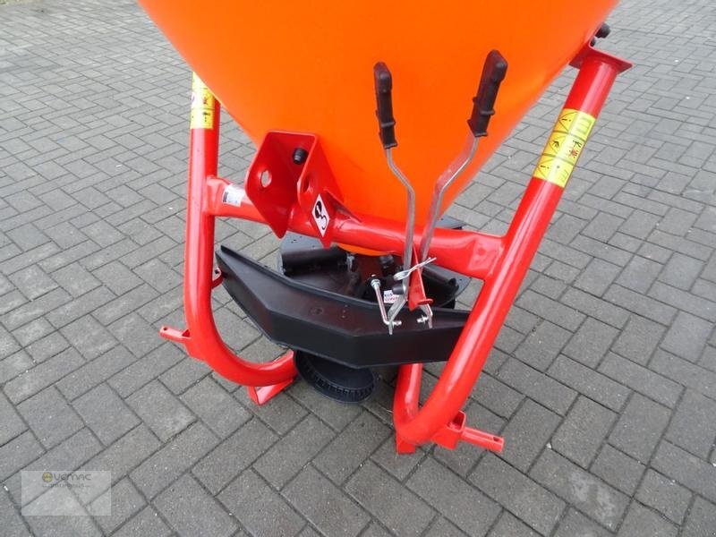 Dexwal Salzstreuer Düngerstreuer Streuer Trichterstreuer 500 Liter - Smėlio/ Druskos barstytuvas: foto 2 Dexwal Salzstreuer Düngerstreuer Streuer Trichterstreuer 500 Liter - Smėlio/ Druskos barstytuvas: foto 2
