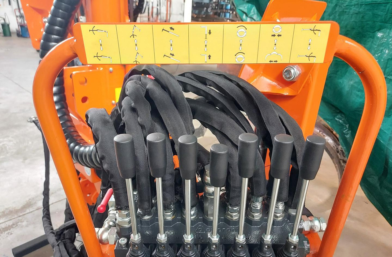 Gru - Caricatore forestale PAS300 - Kranas-manipuliatorius - Miško technika: foto 3 Gru - Caricatore forestale PAS300 - Kranas-manipuliatorius - Miško technika: foto 3