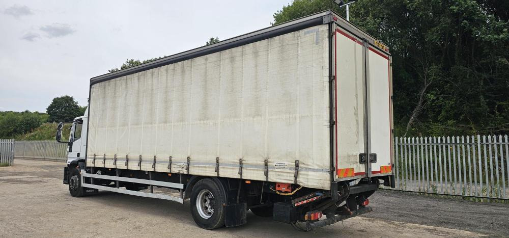 Iveco 18 ton curtain tail lift - Tentinis sunkvežimis: foto 2 Iveco 18 ton curtain tail lift - Tentinis sunkvežimis: foto 2