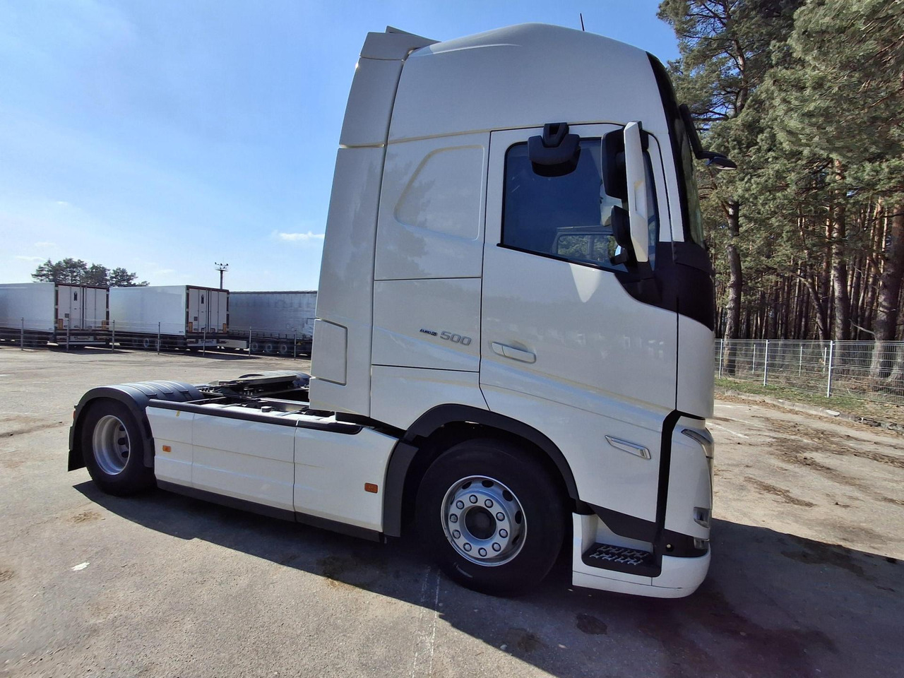 2022/2023 Volvo FH 500 Globetrotter XL - Kita technika: foto 3 2022/2023 Volvo FH 500 Globetrotter XL - Kita technika: foto 3