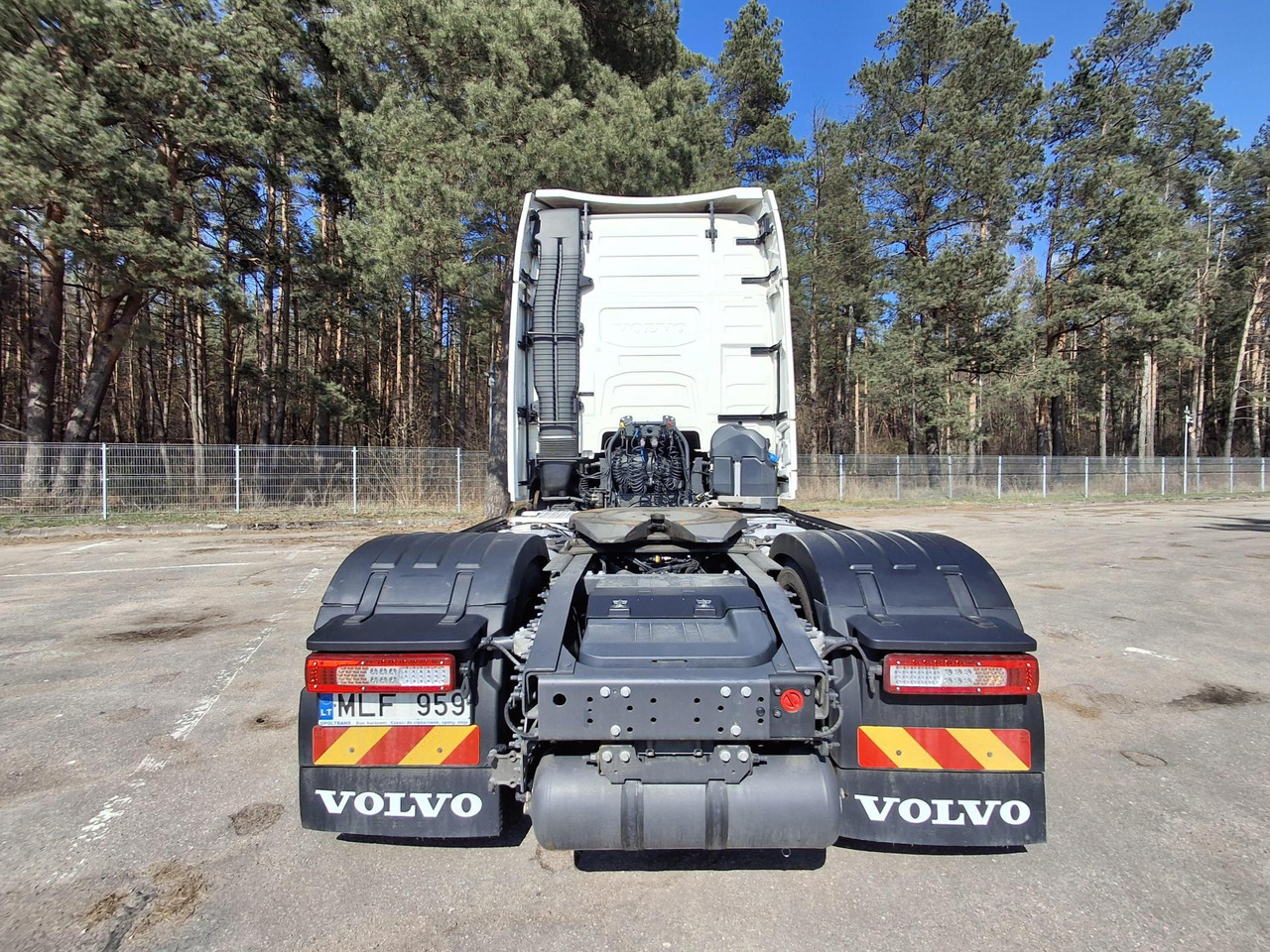 2022/2023 Volvo FH 500 Globetrotter XL - Vilkikas: foto 4 2022/2023 Volvo FH 500 Globetrotter XL - Vilkikas: foto 4