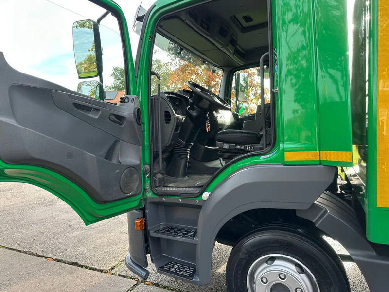 Mercedes-Benz Atego 1018 / NL TRUCK / LOW KM / AIRCO / EURO 6 / BOX+LIFT+SIDE DOOR / 10T / AUTOMATIC - Furgonas sunkvežimis: foto 4 Mercedes-Benz Atego 1018 / NL TRUCK / LOW KM / AIRCO / EURO 6 / BOX+LIFT+SIDE DOOR / 10T / AUTOMATIC - Furgonas sunkvežimis: foto 4