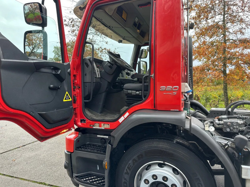 Volvo FE 320 / NL TRUCK / EURO 5 / HIAB MULTILIFT XR 21T / LIKE NEW!! / LOW KM!! / LIFT+STEER AXLE - Hook-lift sunkvežimis: foto 4 Volvo FE 320 / NL TRUCK / EURO 5 / HIAB MULTILIFT XR 21T / LIKE NEW!! / LOW KM!! / LIFT+STEER AXLE - Hook-lift sunkvežimis: foto 4