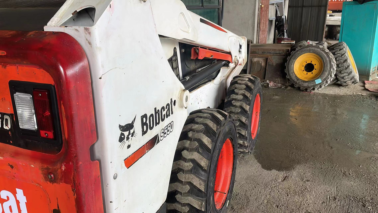 BOBCAT S550 - Įrankis/ Įranga: foto 2 BOBCAT S550 - Įrankis/ Įranga: foto 2