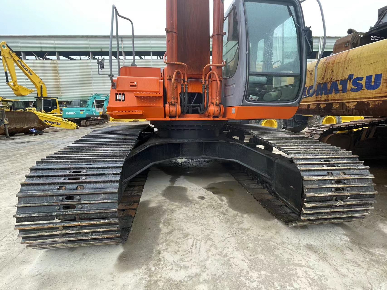 HITACHI ZX350LCH-1 - Vikšrinis ekskavatorius: foto 2 HITACHI ZX350LCH-1 - Vikšrinis ekskavatorius: foto 2