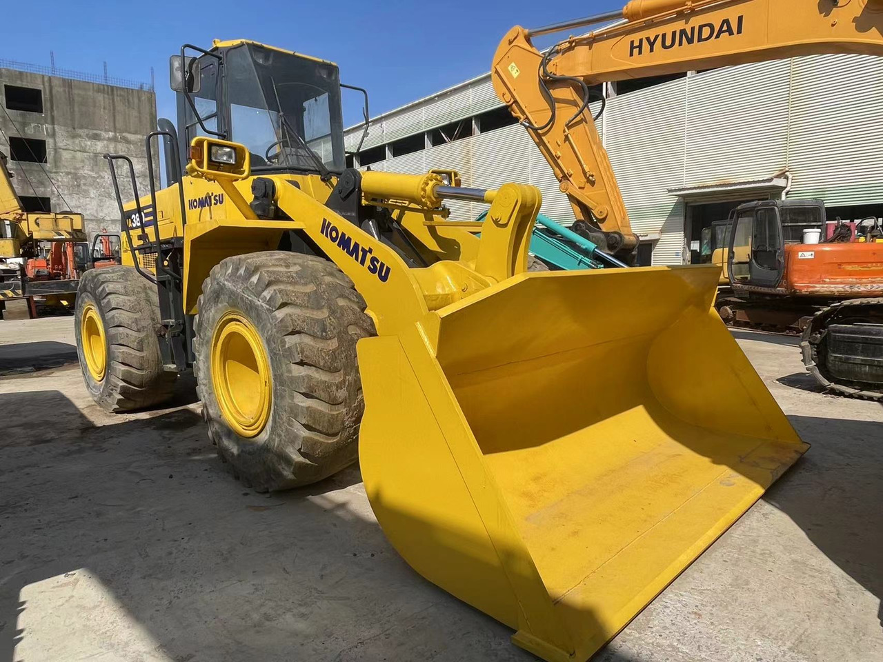 KOMATSU WA380-3 - Ratinis krautuvas: foto 1 KOMATSU WA380-3 - Ratinis krautuvas: foto 1