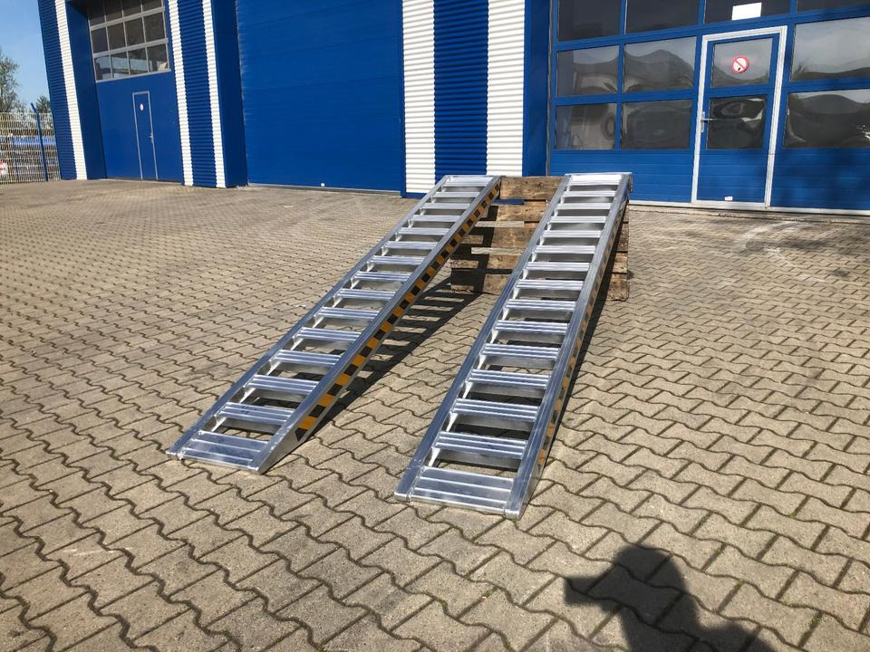 Alurampen Satz 2,5m 2000KG Minibagger Minilader Quad Auffahrrampe *INKL.19% MWST* - Krovos rampa: foto 2 Alurampen Satz 2,5m 2000KG Minibagger Minilader Quad Auffahrrampe *INKL.19% MWST* - Krovos rampa: foto 2