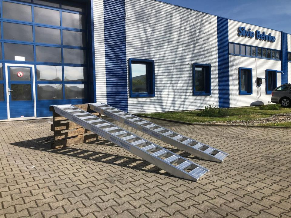 Alurampen Satz 2,5m 2000KG Minibagger Minilader Quad Auffahrrampe *INKL.19% MWST* - Krovos rampa: foto 4 Alurampen Satz 2,5m 2000KG Minibagger Minilader Quad Auffahrrampe *INKL.19% MWST* - Krovos rampa: foto 4