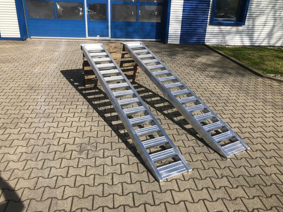 Alurampen Satz 2,5m 2000KG Minibagger Minilader Quad Auffahrrampe *INKL.19% MWST* - Krovos rampa: foto 5 Alurampen Satz 2,5m 2000KG Minibagger Minilader Quad Auffahrrampe *INKL.19% MWST* - Krovos rampa: foto 5