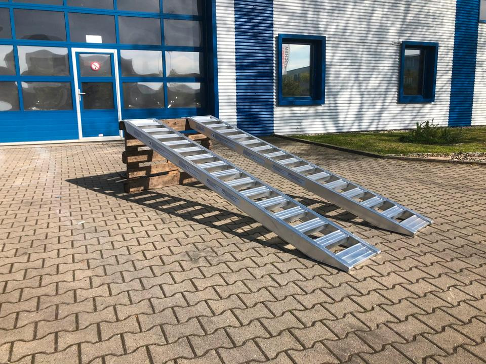 Alurampen Satz 3m 3000KG Minibagger Minilader Quad Auffahrrampe *INKL.19% MWST* - Krovos rampa: foto 3 Alurampen Satz 3m 3000KG Minibagger Minilader Quad Auffahrrampe *INKL.19% MWST* - Krovos rampa: foto 3