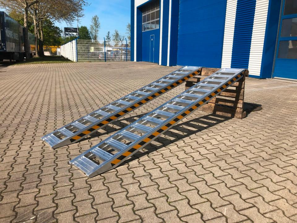 Alurampen Satz 3m 3000KG Minibagger Minilader Quad Auffahrrampe *INKL.19% MWST* - Krovos rampa: foto 1 Alurampen Satz 3m 3000KG Minibagger Minilader Quad Auffahrrampe *INKL.19% MWST* - Krovos rampa: foto 1