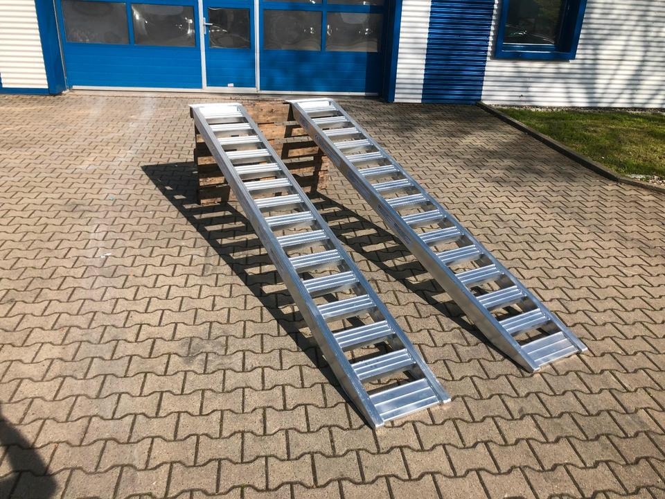 Alurampen Satz 3m 3000KG Minibagger Minilader Quad Auffahrrampe *INKL.19% MWST* - Krovos rampa: foto 5 Alurampen Satz 3m 3000KG Minibagger Minilader Quad Auffahrrampe *INKL.19% MWST* - Krovos rampa: foto 5