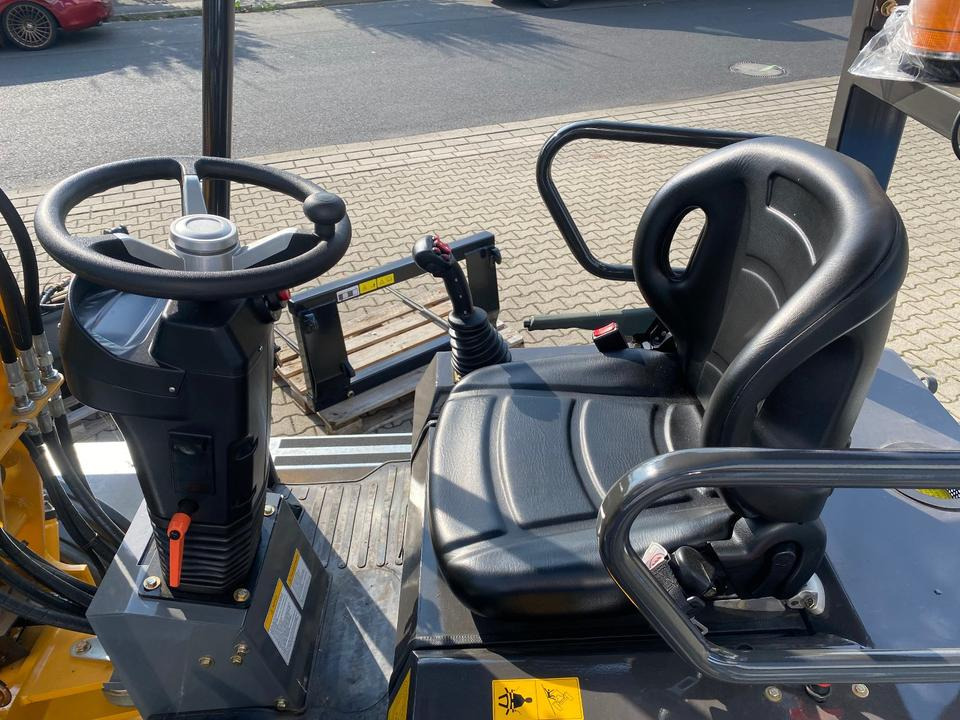 Šarnyrinis krautuvas Radlader/Hoflader BK906 inkl. Tieflader und Gabel/Schaufelpaket *INKL.19% MWST*BERGER KRAUS*PERKINS*SOFORT!*: foto 9 Šarnyrinis krautuvas Radlader/Hoflader BK906 inkl. Tieflader und Gabel/Schaufelpaket *INKL.19% MWST*BERGER KRAUS*PERKINS*SOFORT!*: foto 9