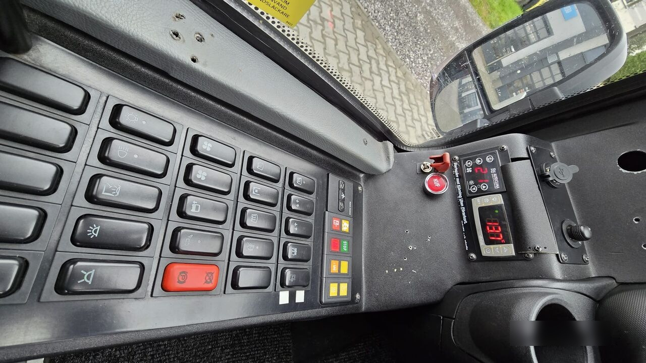 IVECO FIRST - AIRCO + WEBASTO + 29 PLACE - EURO VI - Miesto autobusas: foto 5 IVECO FIRST - AIRCO + WEBASTO + 29 PLACE - EURO VI - Miesto autobusas: foto 5