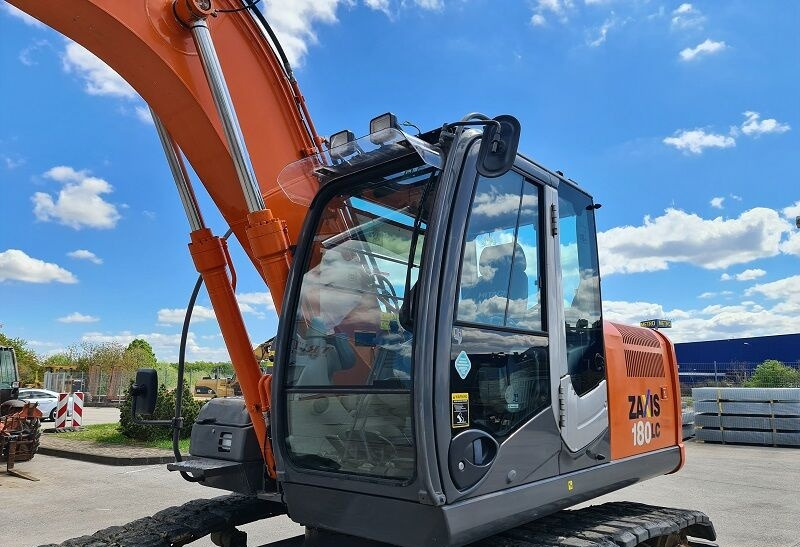 Vikšrinis ekskavatorius Hitachi ZX180LC-3: foto 7