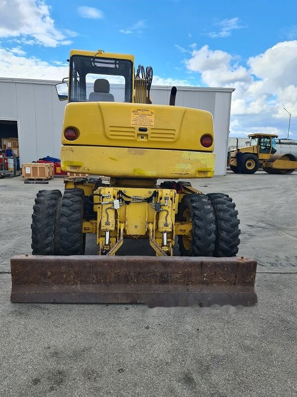 Komatsu PW110 - Ratinis ekskavatorius: foto 3 Komatsu PW110 - Ratinis ekskavatorius: foto 3