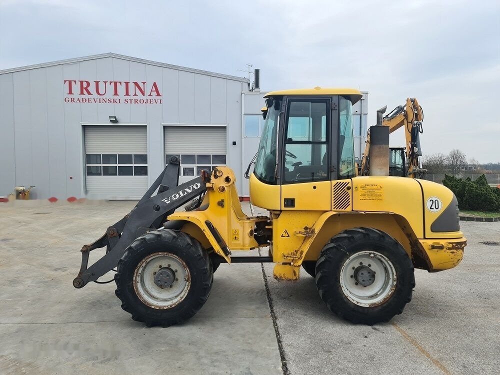 Volvo L40B - Ratinis krautuvas: foto 1 Volvo L40B - Ratinis krautuvas: foto 1