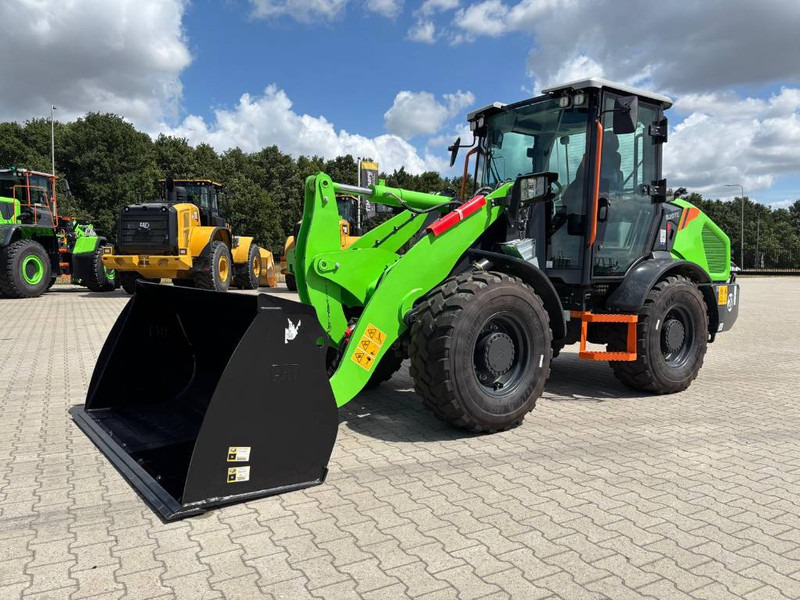 LIUGONG 820 TE Electric - Ratinis krautuvas: foto 1 LIUGONG 820 TE Electric - Ratinis krautuvas: foto 1