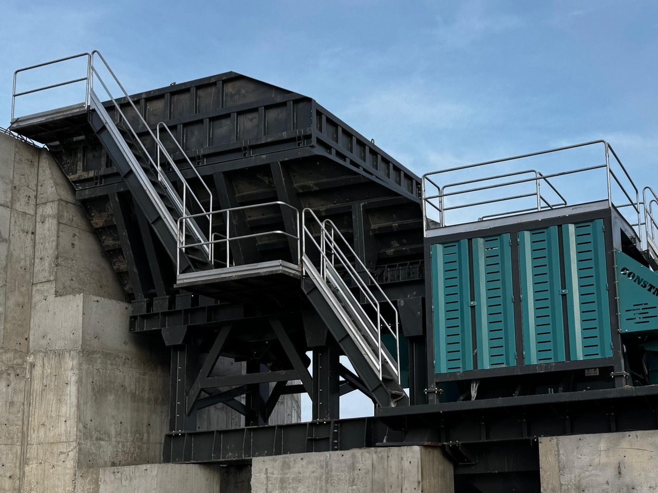 Constmach Vibrationsförderer mit Kapazitäten von 80 bis 500 Tonnen - Kasybos mašina: foto 5 Constmach Vibrationsförderer mit Kapazitäten von 80 bis 500 Tonnen - Kasybos mašina: foto 5