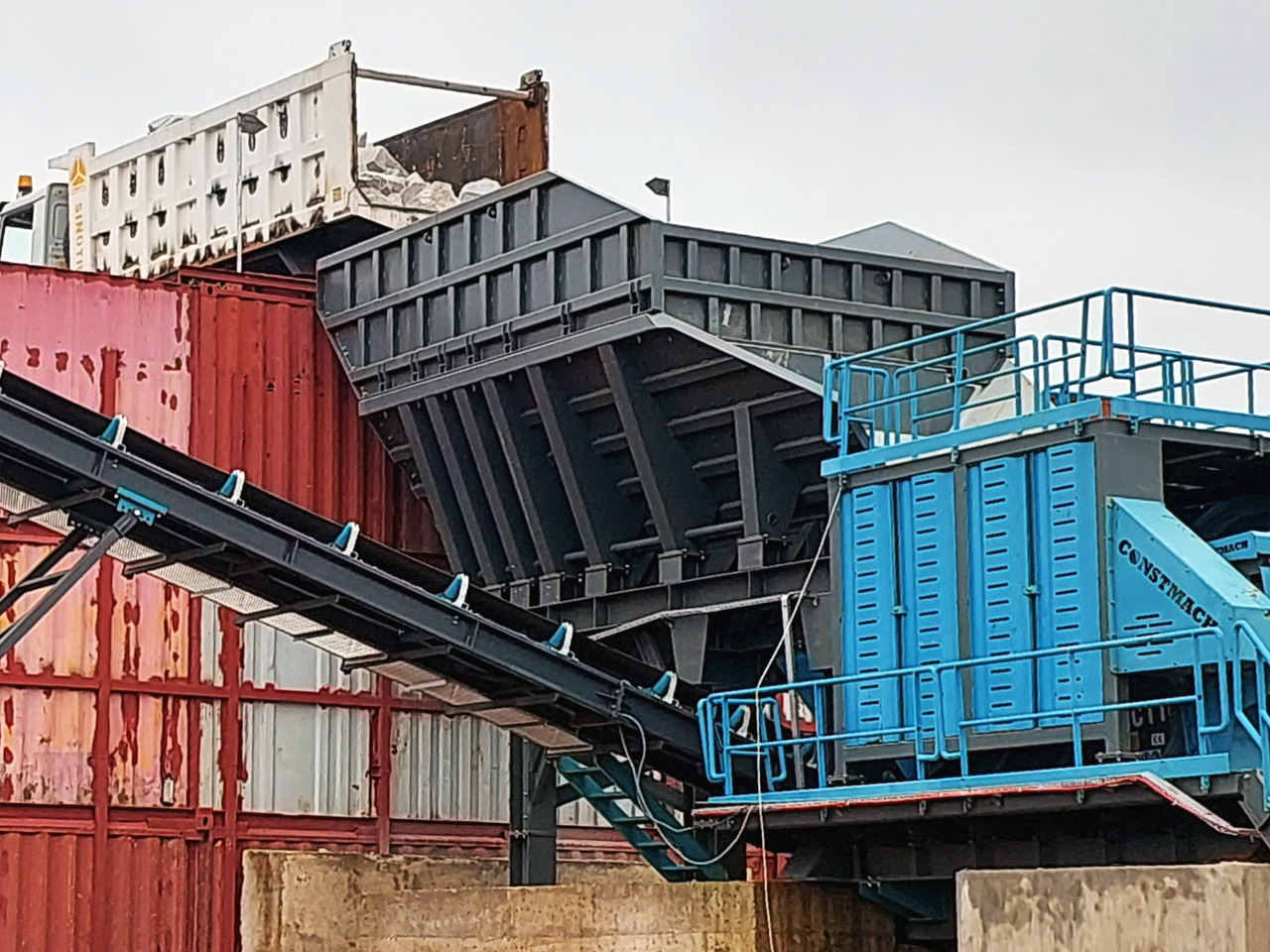 Constmach Vibrationsförderer mit Kapazitäten von 80 bis 500 Tonnen - Kasybos mašina: foto 3 Constmach Vibrationsförderer mit Kapazitäten von 80 bis 500 Tonnen - Kasybos mašina: foto 3