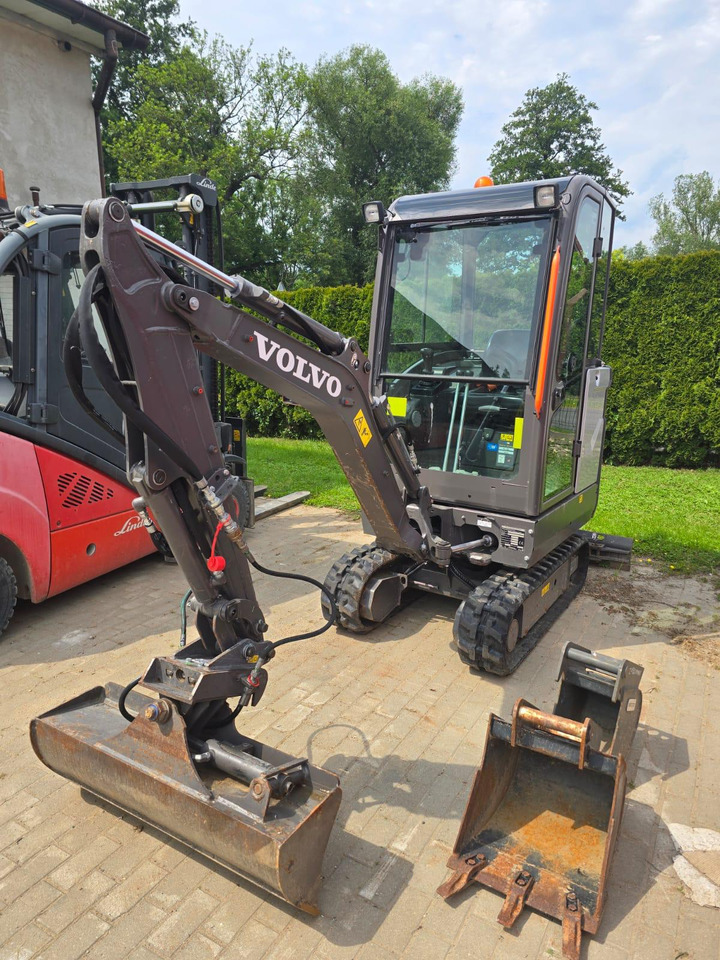 VOLVO EC 18 E - Mini ekskavatorius: foto 1 VOLVO EC 18 E - Mini ekskavatorius: foto 1