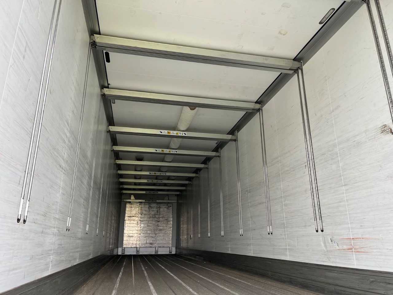 Schmitz Cargobull SKO 24 Carrier 1550 2.70m - Refrižeratorius puspriekabė: foto 4 Schmitz Cargobull SKO 24 Carrier 1550 2.70m - Refrižeratorius puspriekabė: foto 4