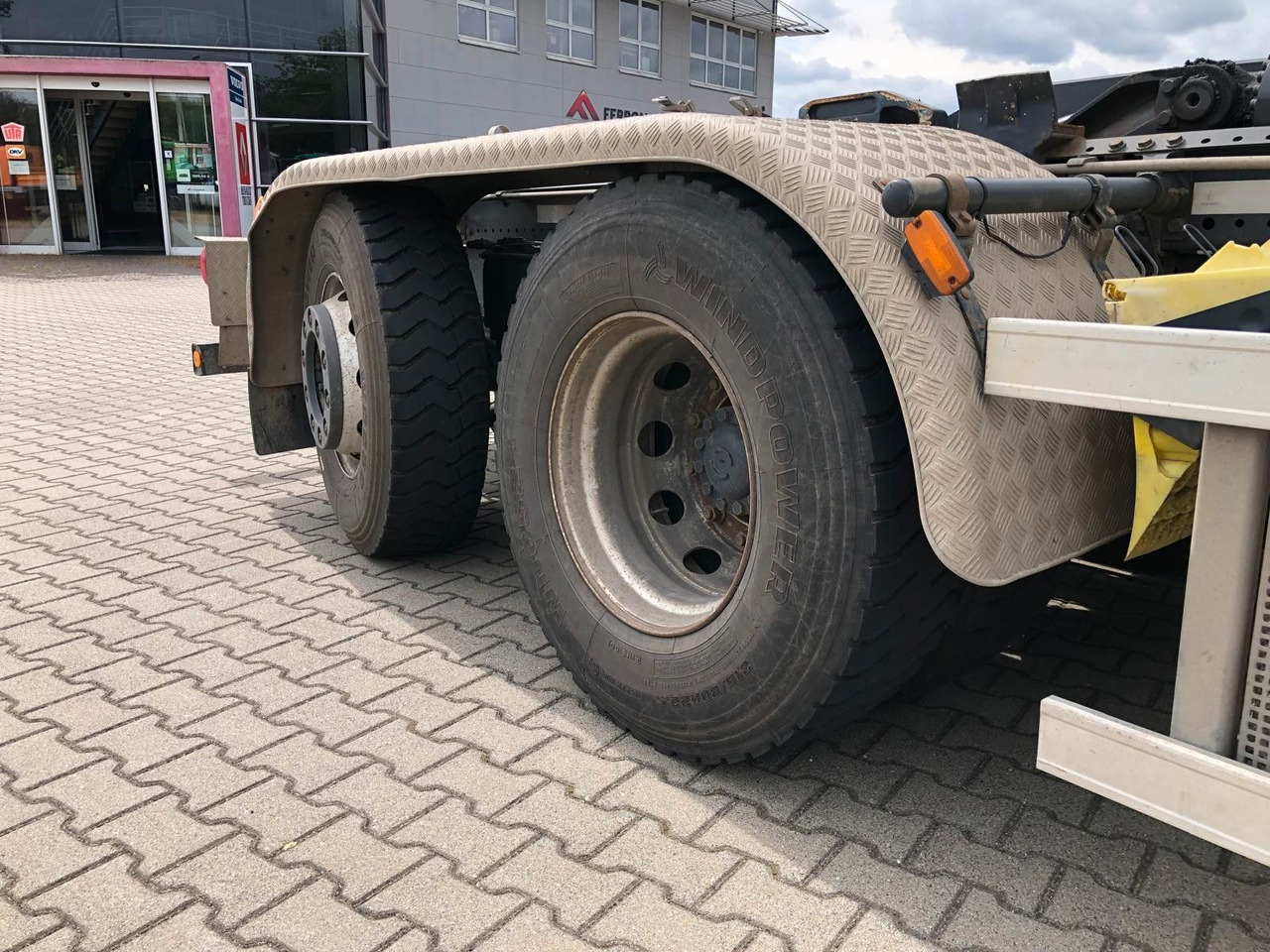 Iveco X-Way 480 Intarder*AHK*Lenk/LiftAchse*Meiller - Hook-lift sunkvežimis: foto 2 Iveco X-Way 480 Intarder*AHK*Lenk/LiftAchse*Meiller - Hook-lift sunkvežimis: foto 2