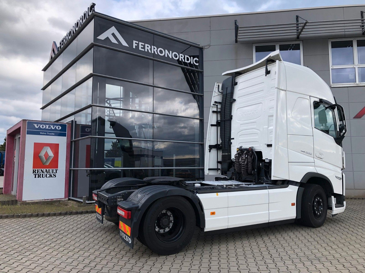 Volvo FH500 XL*2Tanks*IP-Cool*KEIN NO TurboCompound - Vilkikas: foto 3 Volvo FH500 XL*2Tanks*IP-Cool*KEIN NO TurboCompound - Vilkikas: foto 3