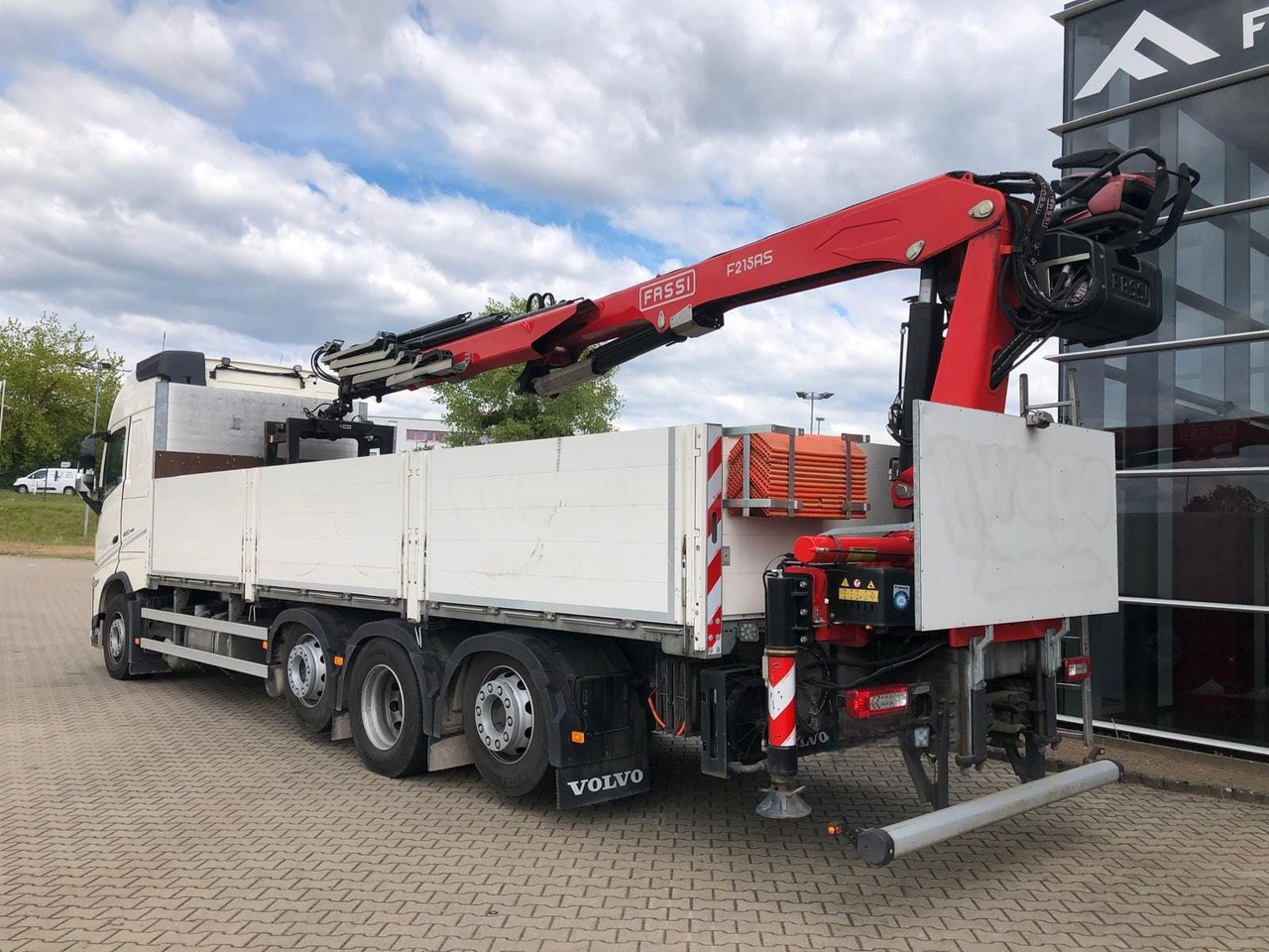 Volvo FH460 8x2 TRIDEM VLA&NLA gelenkt*FASSI F215AS.24 - Sunkvežimis su kranu: foto 5 Volvo FH460 8x2 TRIDEM VLA&NLA gelenkt*FASSI F215AS.24 - Sunkvežimis su kranu: foto 5