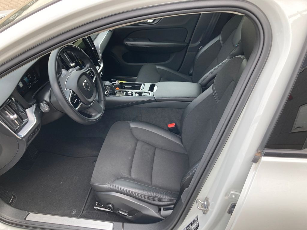 Volvo V60 T6 AWD R-Design Expression Recharge Plug-In Volvo V60 T6 AWD R-Design Expression Recharge Plug-In - Universalas: foto 5 Volvo V60 T6 AWD R-Design Expression Recharge Plug-In Volvo V60 T6 AWD R-Design Expression Recharge Plug-In - Universalas: foto 5