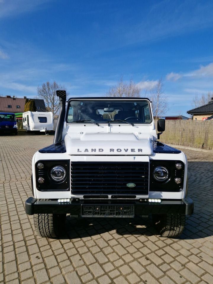 Land Rover Defender Puma 90 - Visureigis: foto 2 Land Rover Defender Puma 90 - Visureigis: foto 2