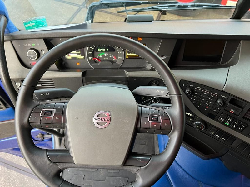 Vilkikas Volvo FH 13.500 6x4 Tandem lift: foto 10