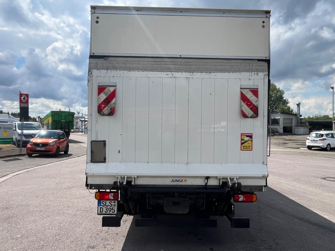 Renault D7.5 210 Kofferaufbau mit LBW - Furgonas su krovinių dėže: foto 5 Renault D7.5 210 Kofferaufbau mit LBW - Furgonas su krovinių dėže: foto 5