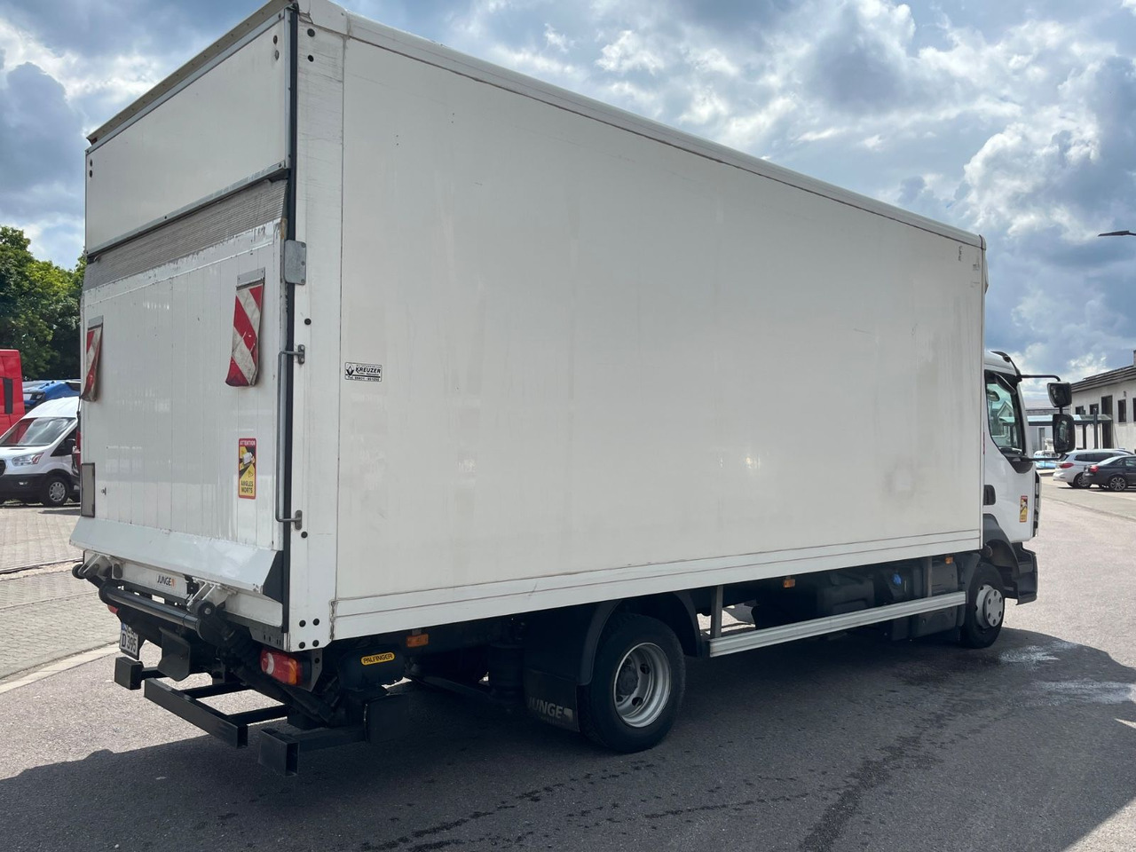 Renault D7.5 210 Kofferaufbau mit LBW - Furgonas su krovinių dėže: foto 4 Renault D7.5 210 Kofferaufbau mit LBW - Furgonas su krovinių dėže: foto 4