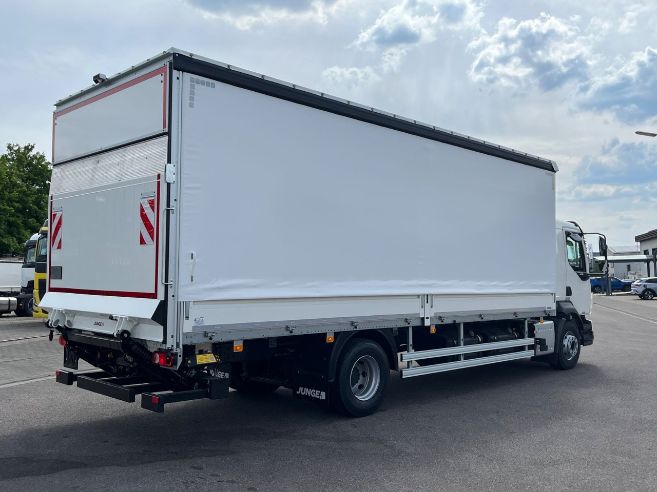 Volvo FL16.280 Junge Schiebeplane - Tentinis sunkvežimis: foto 5 Volvo FL16.280 Junge Schiebeplane - Tentinis sunkvežimis: foto 5