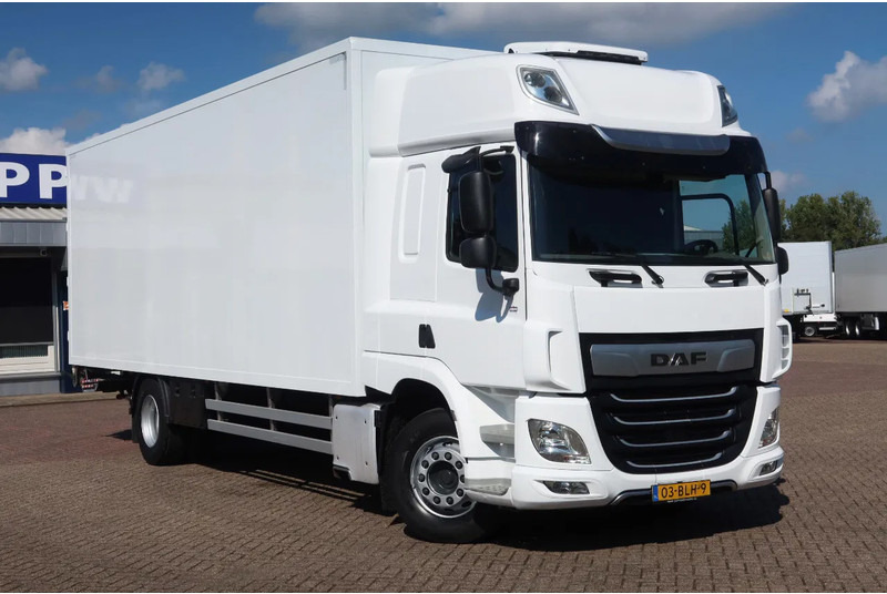 DAF CF 410 Bak+Klep Dhollandia 2.000 kg Slaapcabine - Furgonas sunkvežimis: foto 2 DAF CF 410 Bak+Klep Dhollandia 2.000 kg Slaapcabine - Furgonas sunkvežimis: foto 2