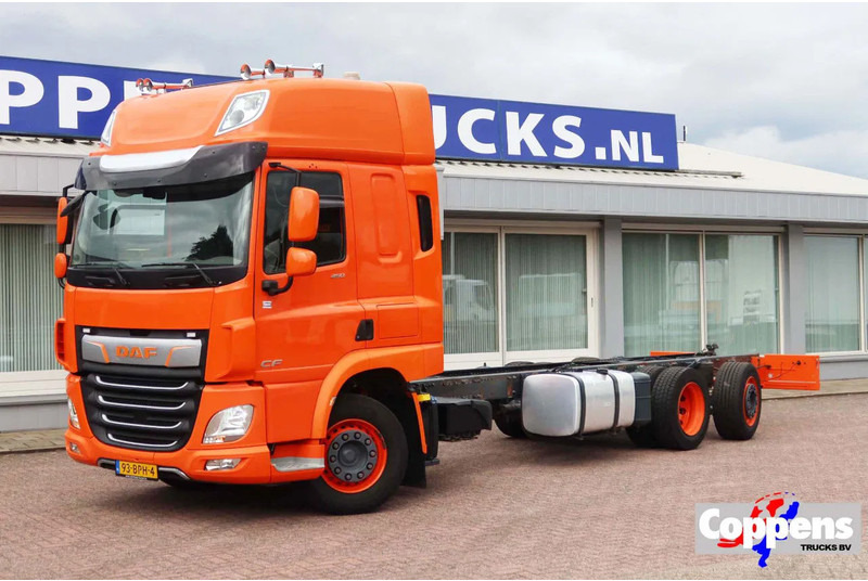 DAF CF 450 Chassis Cabine Slaap Cabine 2x Bed - Važiuoklės sunkvežimis: foto 1 DAF CF 450 Chassis Cabine Slaap Cabine 2x Bed - Važiuoklės sunkvežimis: foto 1