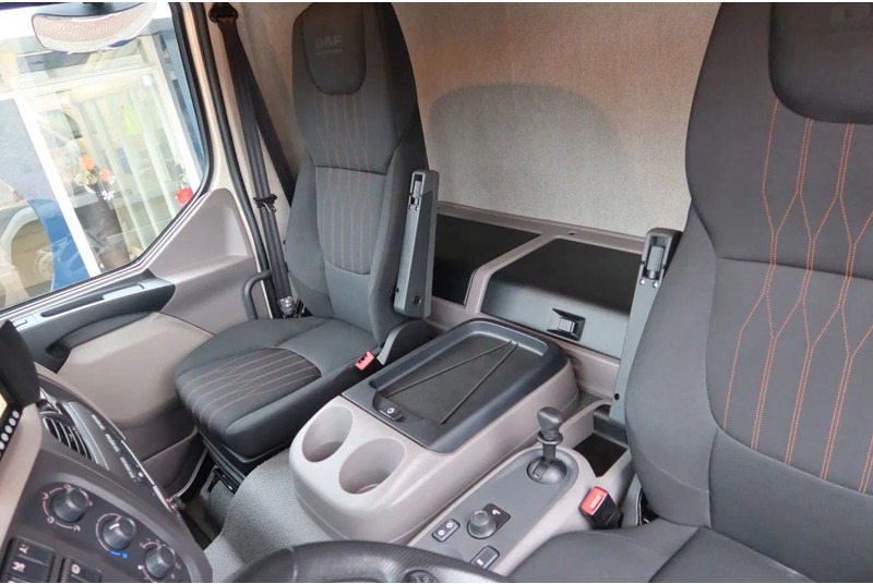 DAF LF 210 Bakwagen+ Dhollandia 1500 kg Comfort cabine - Furgonas sunkvežimis: foto 5 DAF LF 210 Bakwagen+ Dhollandia 1500 kg Comfort cabine - Furgonas sunkvežimis: foto 5